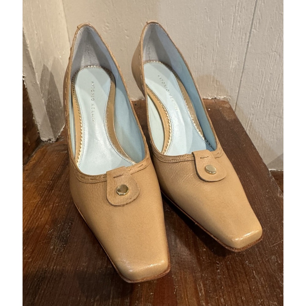 Antonio Melani Women's Sz 8M Nude Camel Square Toe Heel Gold Button Accent EUC